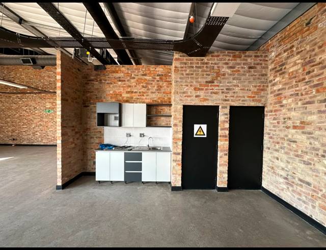2,542.22M² WAREHOUSE TO LET IN RIVERSANDS